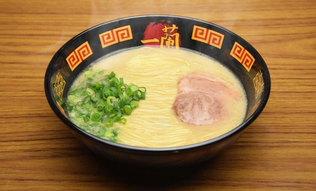 What?!? Turns out kids eat for free at one of Japan’s best ramen chains, and hardly anyone knew