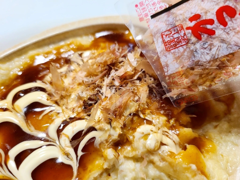 The Fuwatoro Yamaimo Teppan just might be 7-Eleven Japan's dish of
