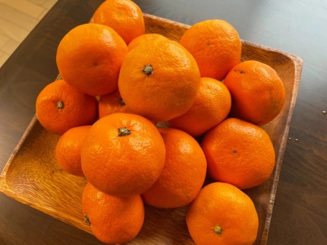 The cool way to peel a mandarin, according to a Japanese grandma