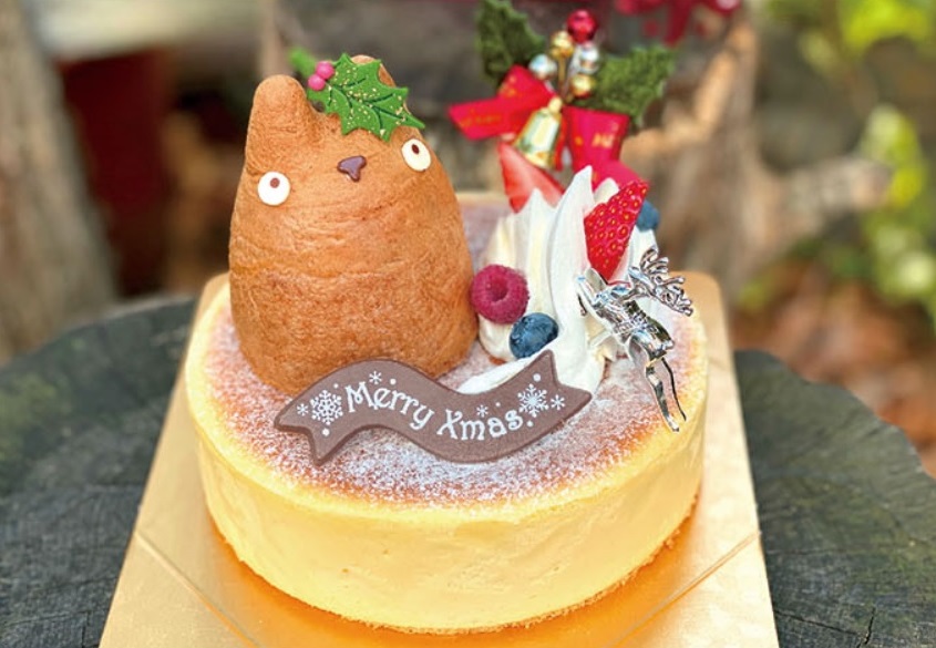 Tokyo's Totoro Christmas cakes are now at the top of our