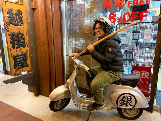 A Gintama fan’s emotional 19-year journey to buy a proper Lake Toya bokuto wooden katana【Pics】