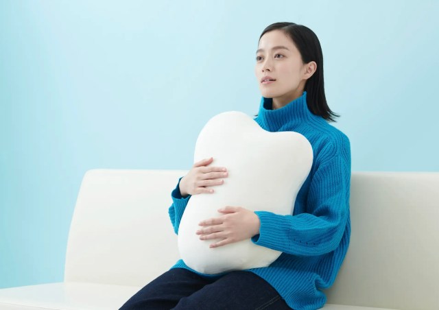 Robotic pillow “Fufuly” by Tokyo-based company shown at CES 2023