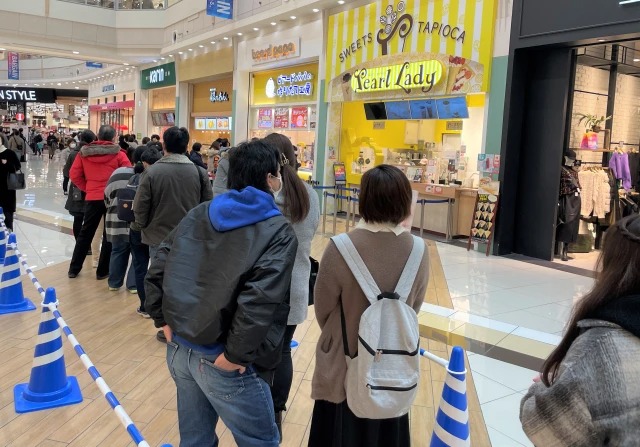 Japanese food court cream puff chain has 1-hour lineups for lucky bags ...