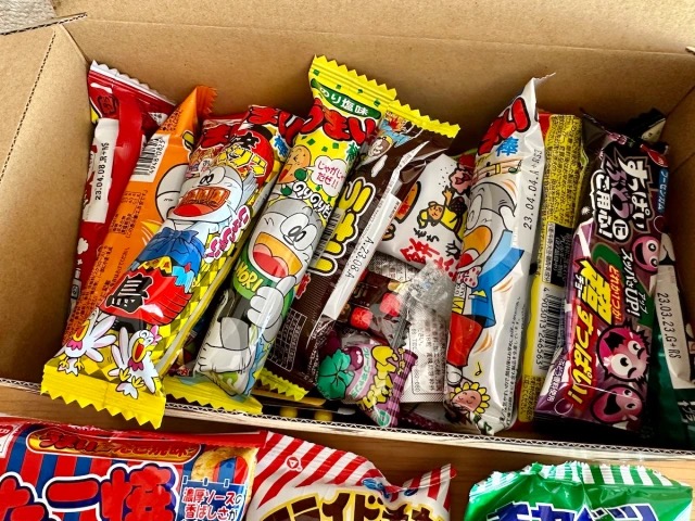 Beatcraft Japanese Fortune Cookie Dagashi Candy Snack Box (Medium)