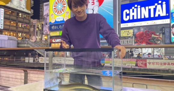 Johnnys’ Jr. group leader makes breakthrough discovery in marine biology in downtown Osaka