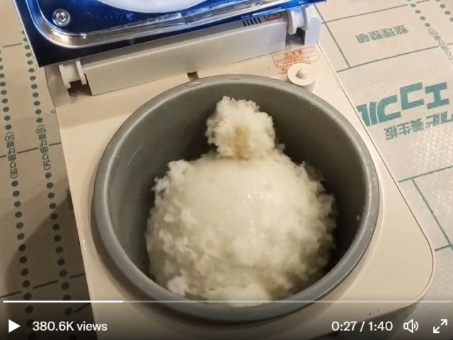Is the mochi alive? Japanese mochi maker gadget video will leave you satisfied all day【Video】