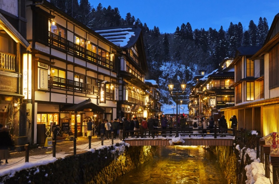 Japan’s top five retro hot springs for a time trip back to the onsen ...