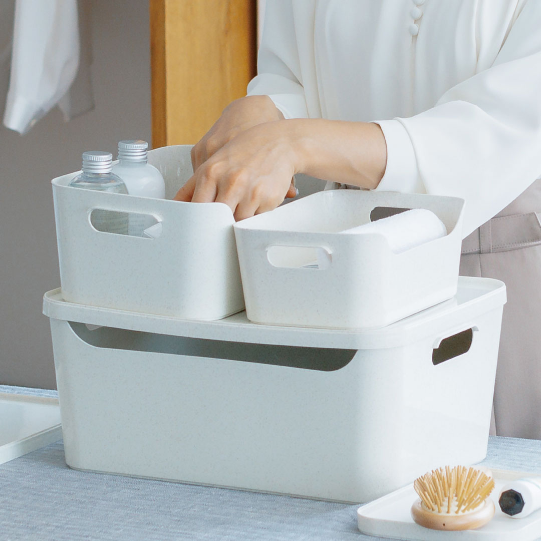 White Plastic Cleaning Caddy