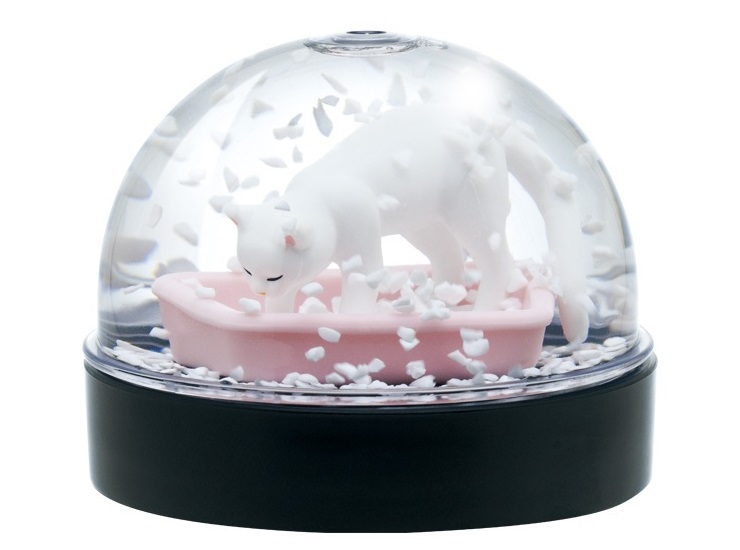 Real-kitty-litter snow globes coming soon to Japan's capsule
