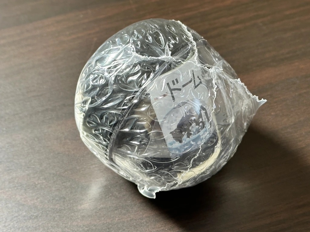 We got our paws on the realkittylitter snow globe, and here’s how it