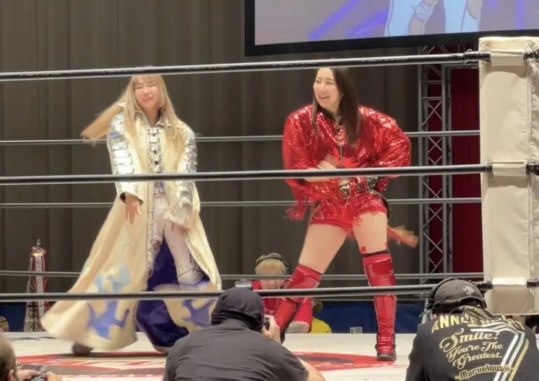 Feature: For Story Women's pro wrestling-Kinko Tamura, NEO Women's Pro  Wrestler, retiring this month, has a fighting match at the Ice Ribbon dojo  in Warabi, Saitama Prefcture. Primary school students have joined