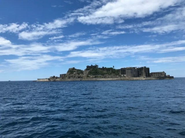 Cruising around Gunkanjima, Japan’s otherworldly “Battleship Island”【Photos】