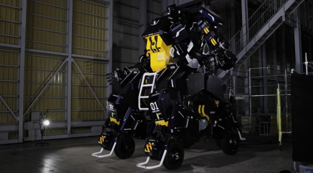 Giant human-piloted robot ARCHAX unveiled in Japan with $2.67 mil. price  tag - The Mainichi