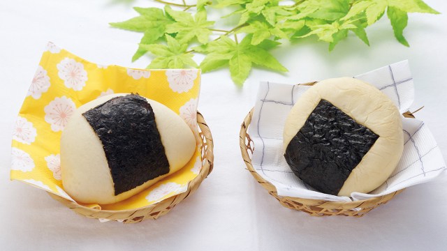 Japanese convenience store food onigiri bread rice ball karepan curry mochi sweets news photos