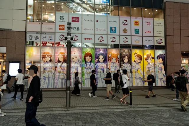 Maid street in Akihabara gets a new vending machine that's sweeter