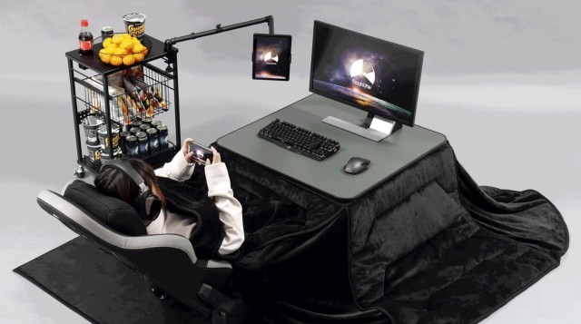 Japan goes beyond gaming desks with the gaming bed【Video】