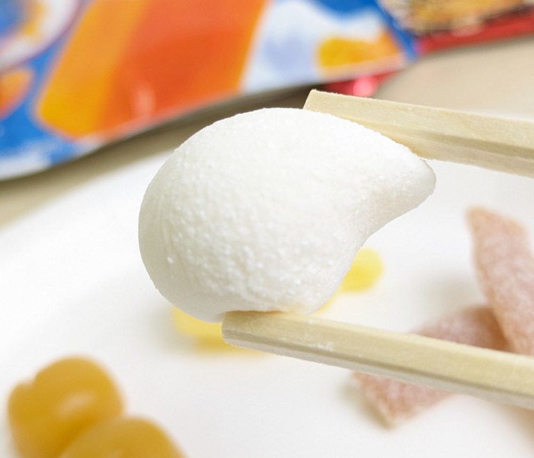 We tried 12 different gummy candies from a Japanese supermarket and ...