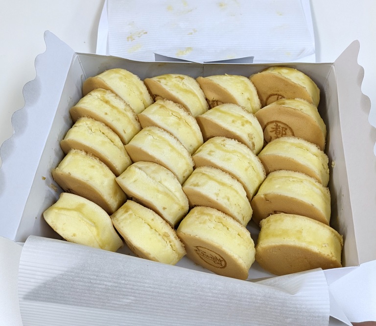 Hidden in plain sight, low-key sweets shop surviving in Tokyo’s street ...