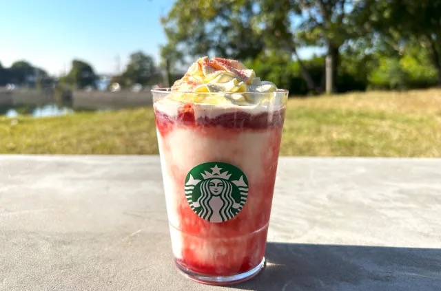 Christmas arrives early at Starbucks in Japan with new Merry Cream Frappuccino