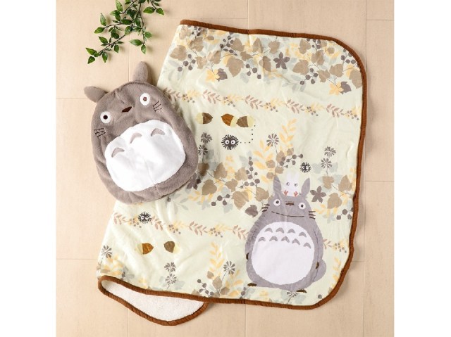 New Totoro, Catbus, and other Ghibli plushies transform from cushions to blankets【Photos】