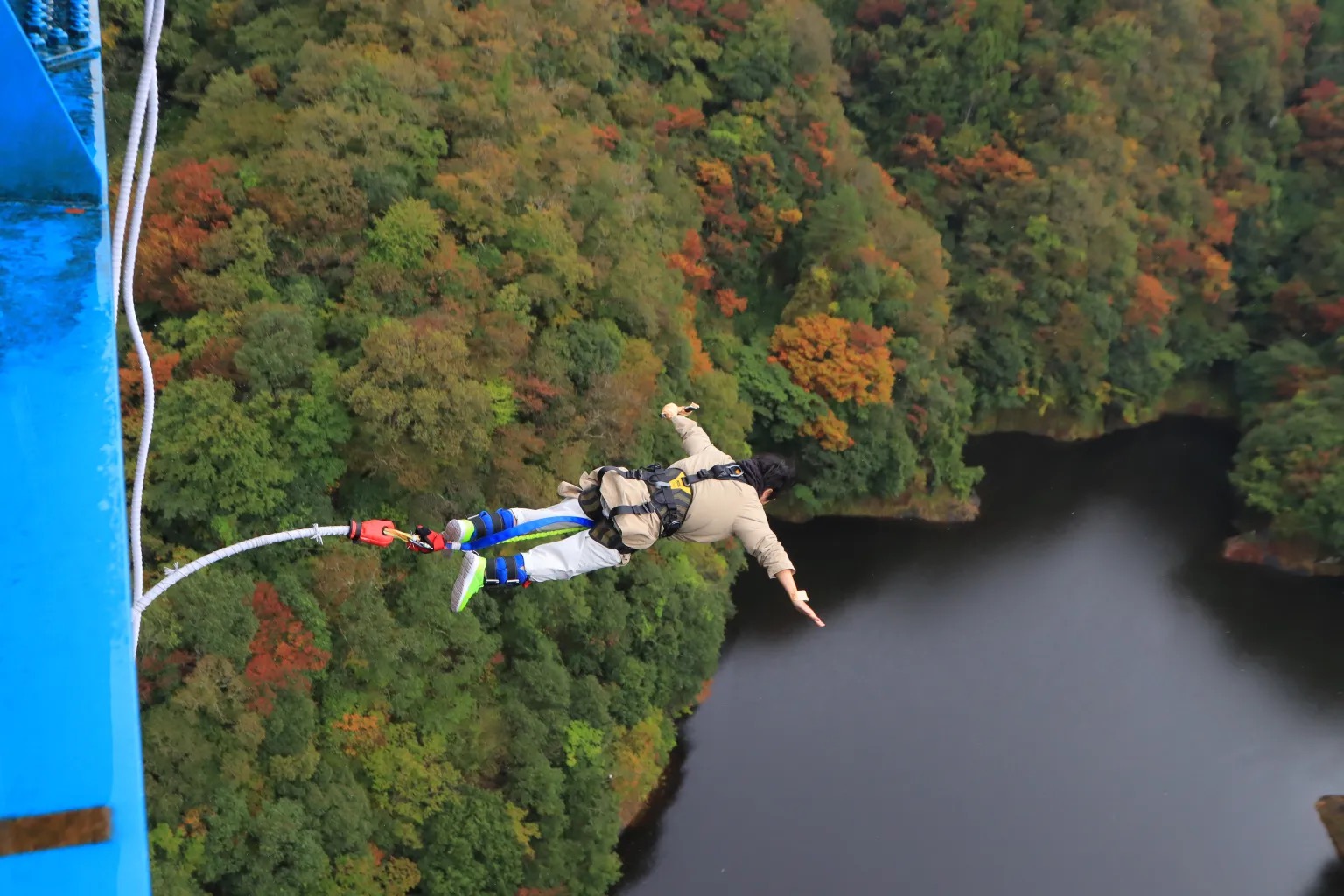 Bungee jumping in Japan at the longest pedestrian suspension bridge on ...