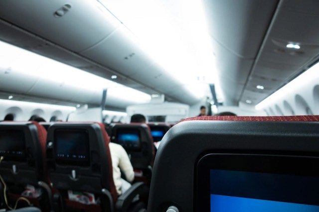 Japanese travelers more stressed than other countries sitting next to strangers on planes【Survey】