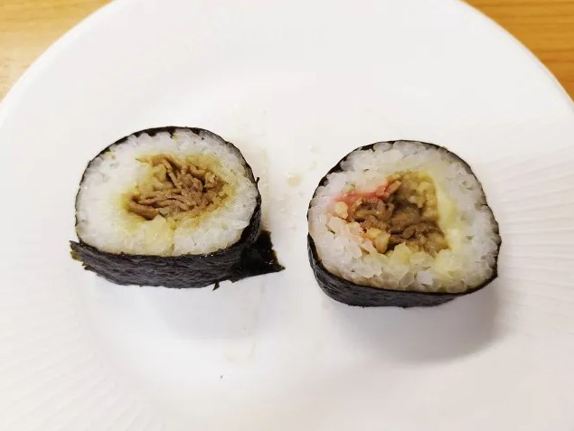 We try Yoshinoya’s take on Setsubun ehomaki lucky sushi rolls with mixed results