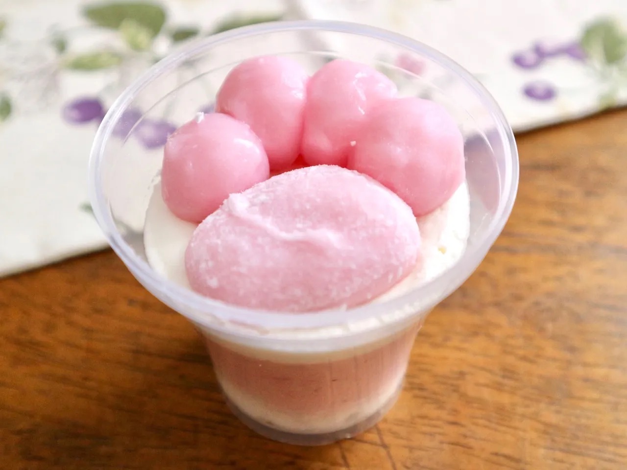 7-Eleven’s edible cat paw proves Japanese convenience store sweets
are on a whole other level