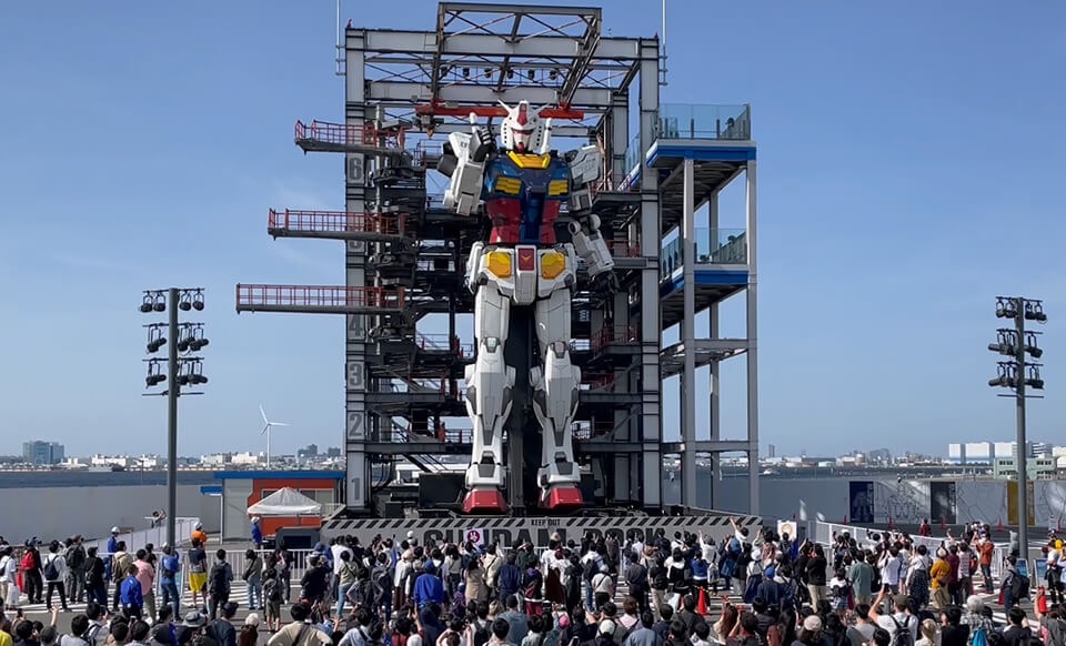 Japan's life-size moving Gundam is closing soon, and the last