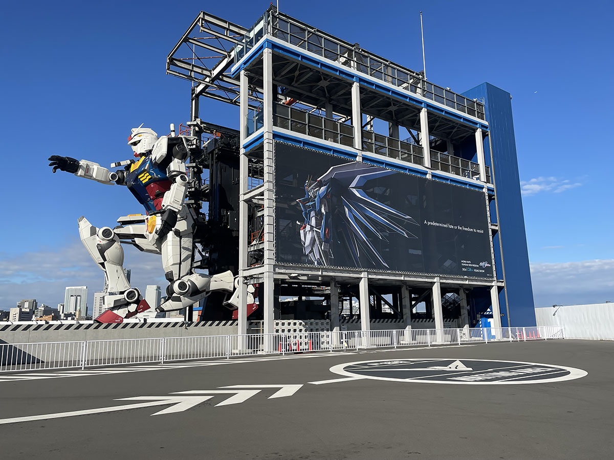 Japan's life-size moving Gundam is closing soon, and the last