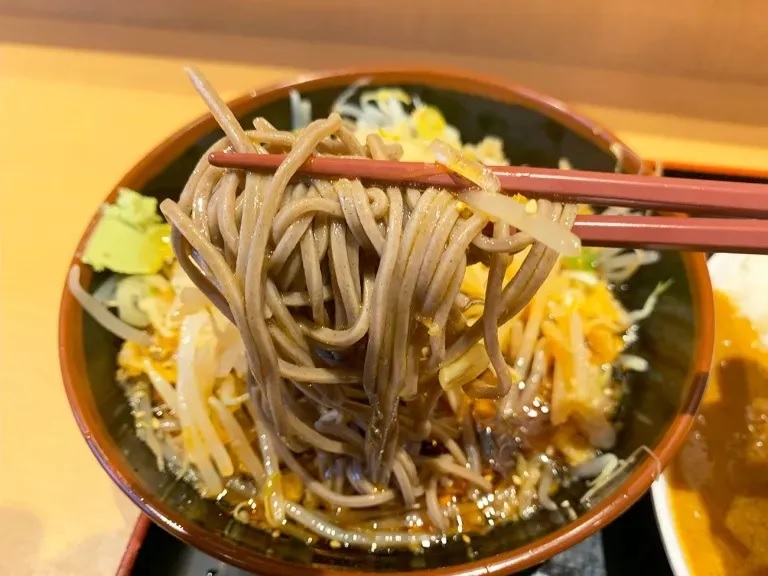 Is Japan’s custom of slurping noodles irritating, and why do they do it