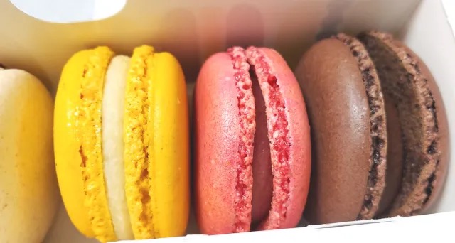 What are McDonald's macarons really like in Japan? | SoraNews24