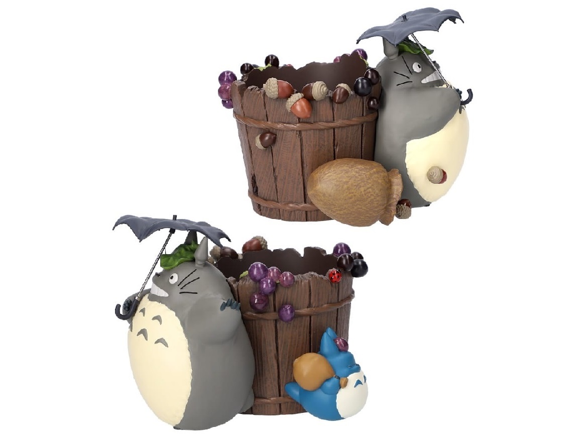 Beautiful Totoro diorama box flower sets offered for Mother's Day