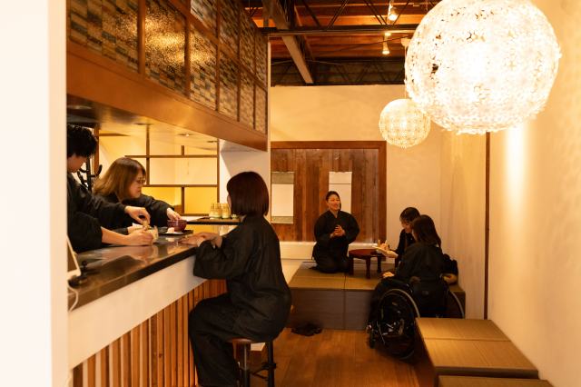 New silent cafe opens in Japan, where talking and music is not allowed