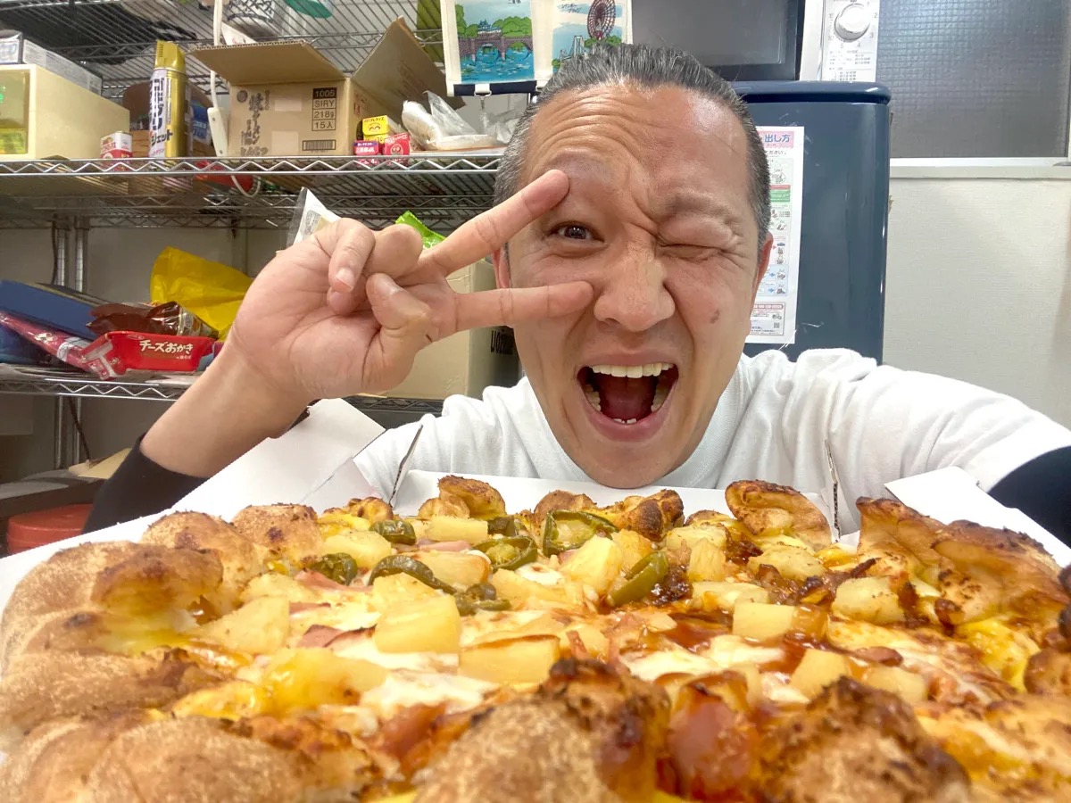 Domino's Japan's new pineapple pizza crust: Awesome creation or food  abomination? | SoraNews24 -Japan News-, image size:1200x900