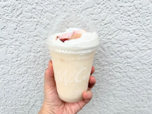 McDonald’s Japan’s new Peach Frappe is pretty as a peach, but is it any good?【Taste test】