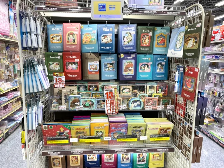 Foreign shoppers in Akihabara tip us off to an awesome souvenir