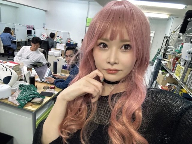 Japan’s video rental giant now rents wigs, so we tried them out【Photos】