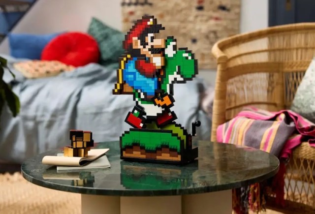 New Nintendo Lego kit is a beautiful piece of moving pixel art of Mario and Yoshi【Photos】