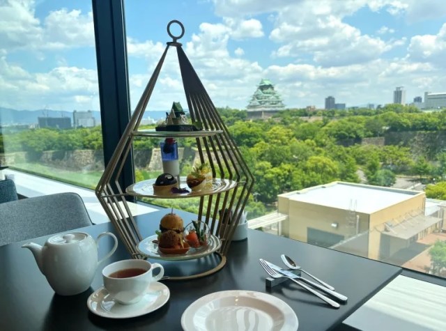 Beautiful afternoon tea lounge lets you look at and eat Osaka Castle【Taste test】