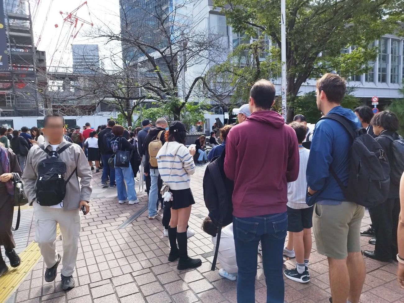 Meet the kind Japanese grandpa who takes photos for tourists at the