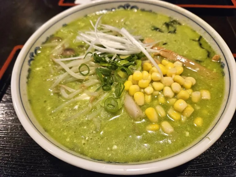 “Totoro” restaurant in non-touristy Tokyo serves up very green
matcha ramen【Taste test】