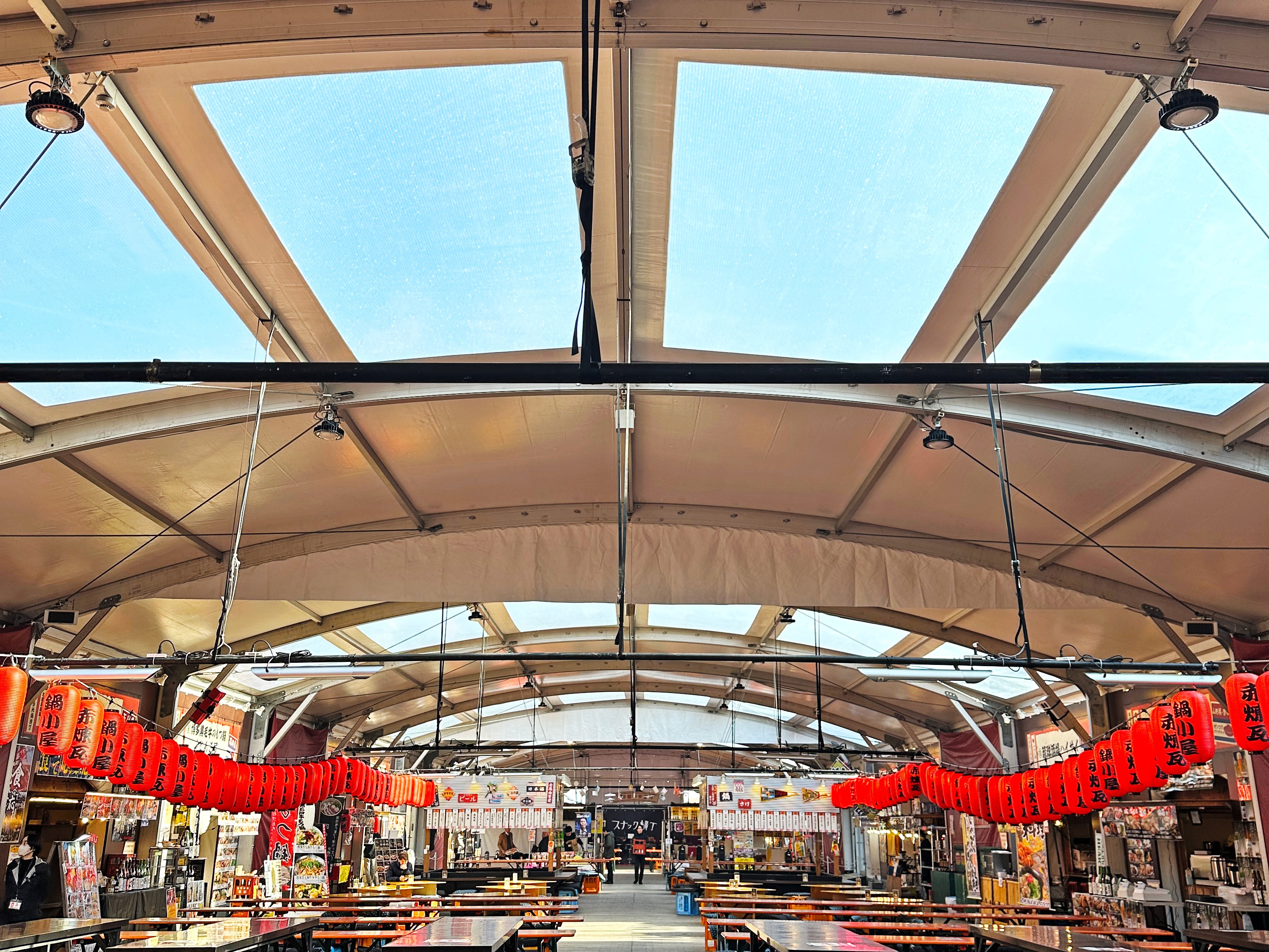 浜辺 Yokohama's iconic Red Brick Warehouse is now transformed into a