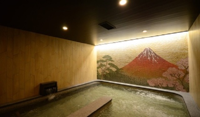 Japanese hotel has 183-night stay plan at low price.