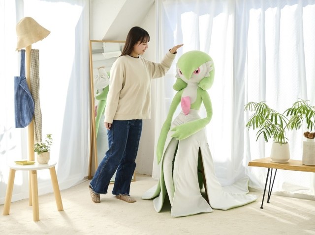 Life-size Pokémon plushie is here for big Gardevoir fans who want a big Gardevoir in their life