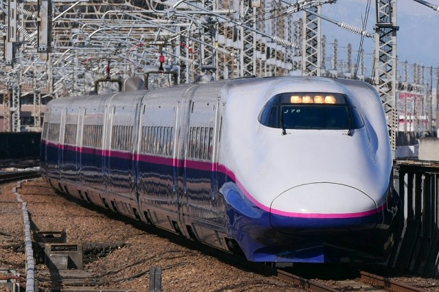 New Shinkansen Design, открытый, внешний вид поезда поезда включает в себя пасхальное яйцо вишня