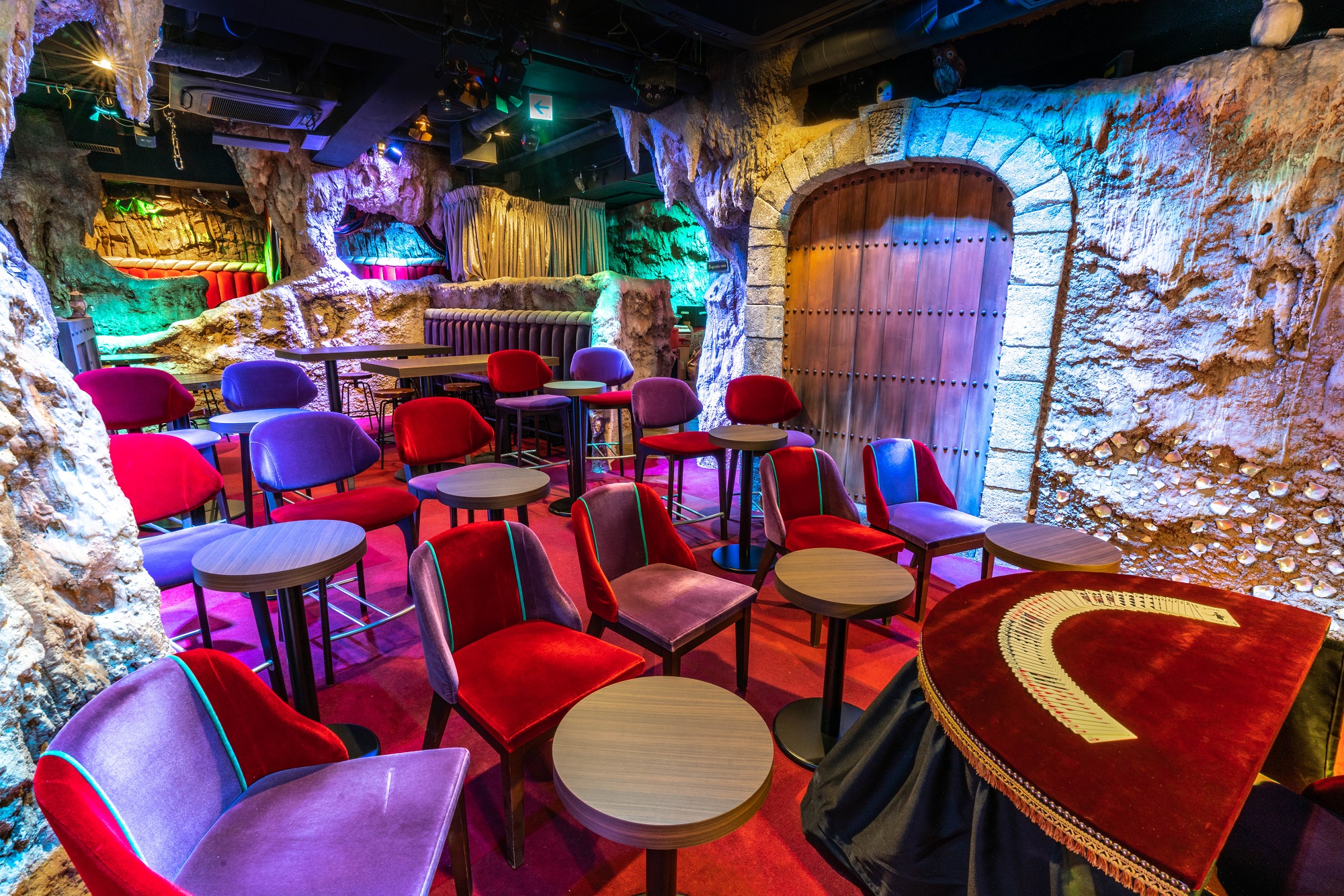 Add a little magic to your meal at Mahou Dining Bar Osmand in Tokyo, now with escape rooms
