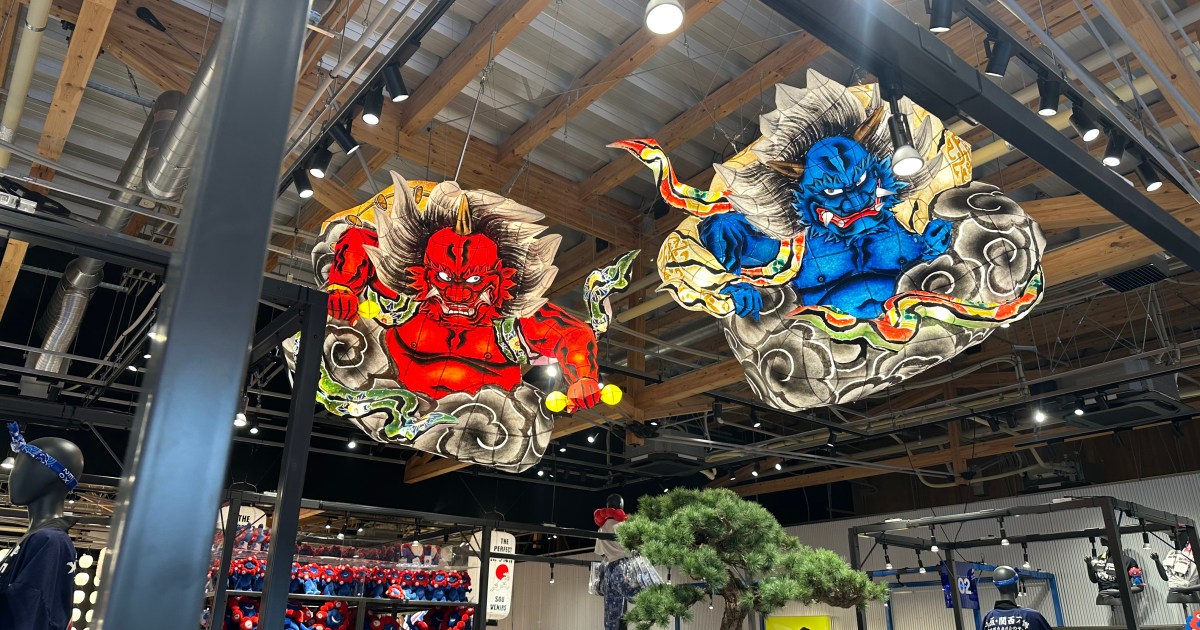 The Osaka-Kansai World Expo has lots of food and souvenirs, if you