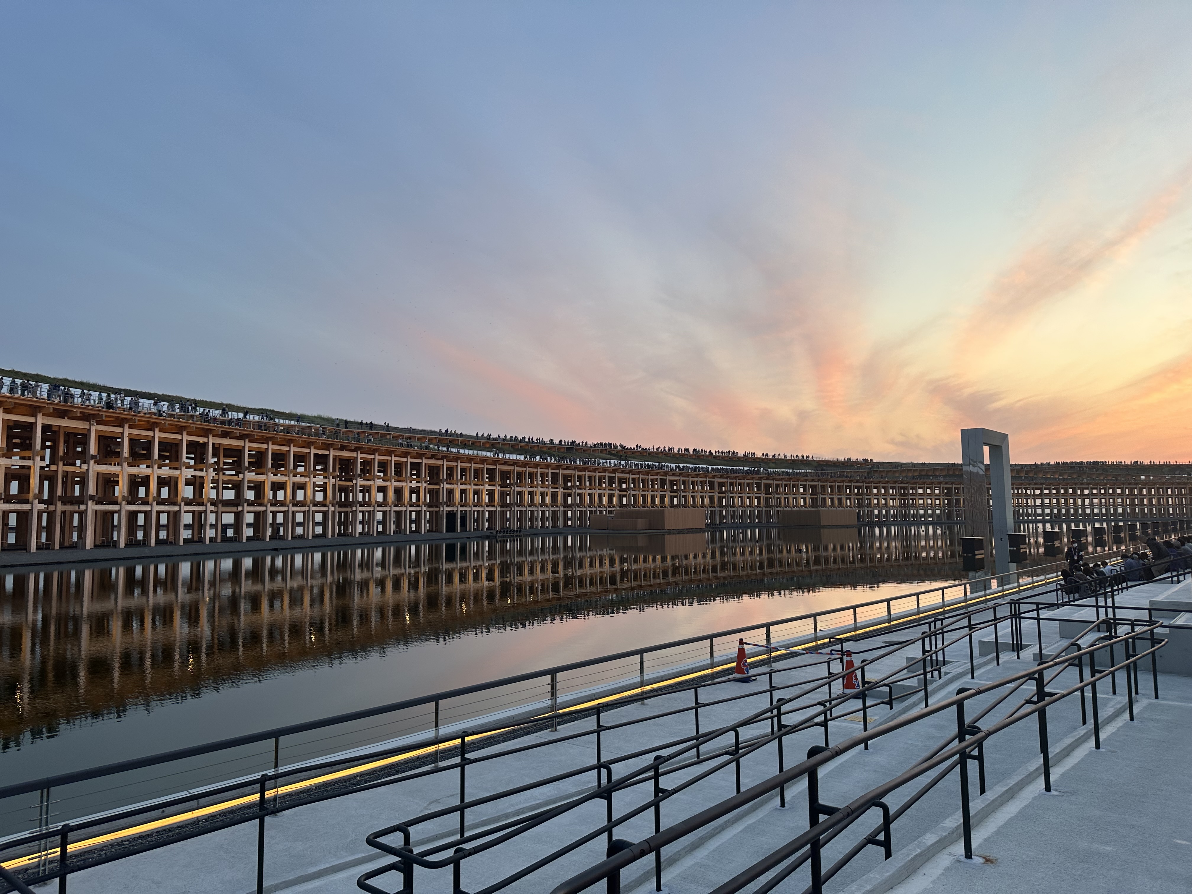 Osaka governor calls president of Earth to deal with swarms of Expo bugs