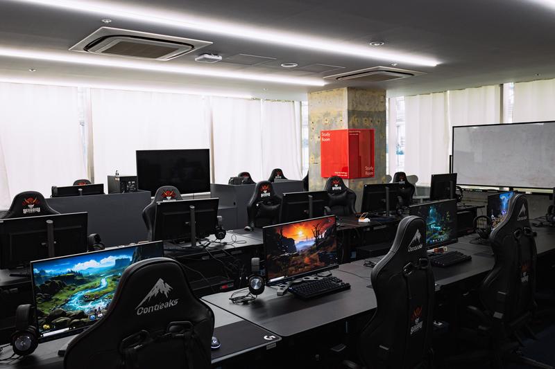 Japanese esports player removed from US tournament after joking with customs agent